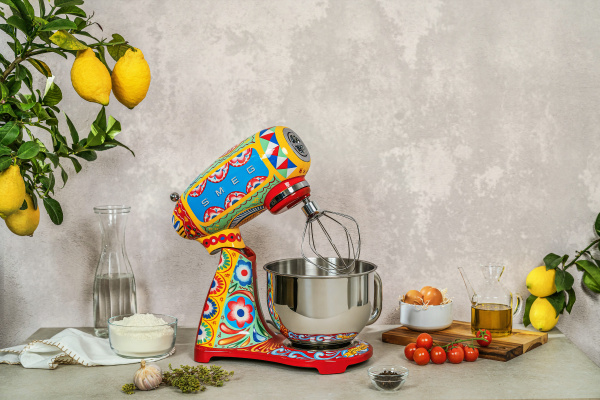 Миксер Smeg SMF03DGEU (Dolce & Gabbana)