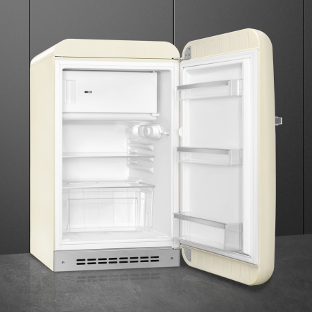Ретро холодильник Smeg FAB10RCR6