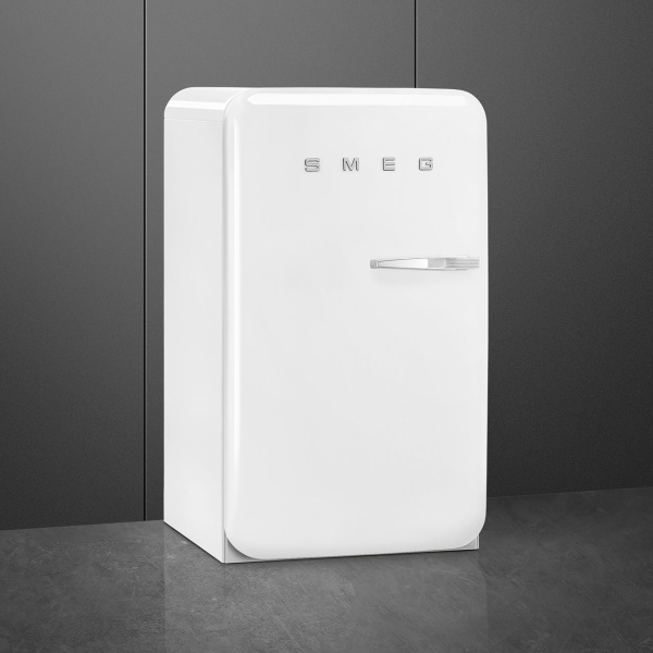 Ретро холодильник Smeg FAB10LWH6