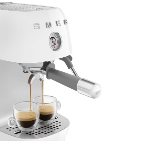 Кофемашина Smeg ECF03WHEU