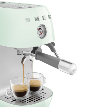 Кофемашина Smeg ECF03PGEU