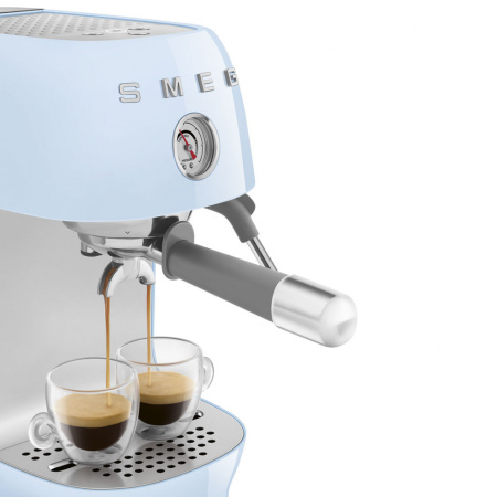 Кофемашина Smeg ECF03PBEU