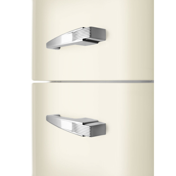 Ретро холодильник Smeg FAB32LCR5