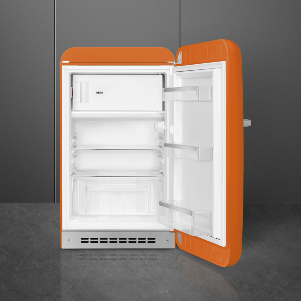 Ретро холодильник Smeg FAB10ROR6