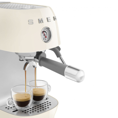 Кофемашина Smeg ECF03CREU