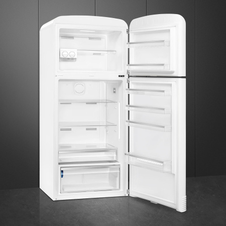 Ретро холодильник Smeg FAB50RWH5
