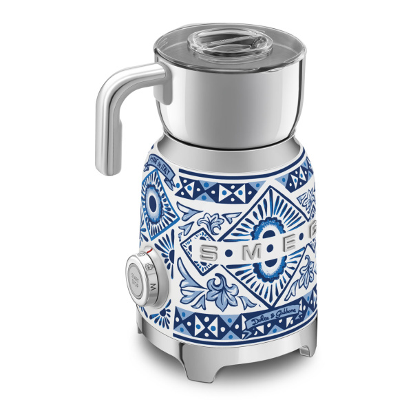 Вспениватель Smeg MFF01DGBEU
