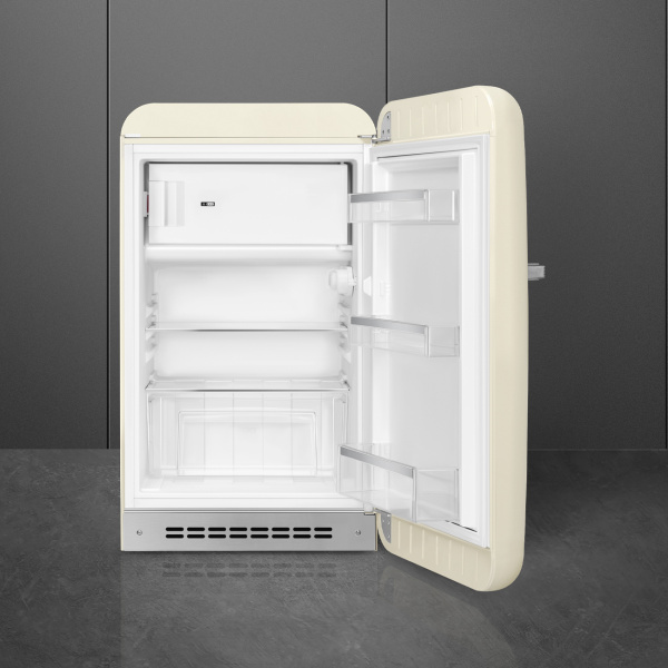 Ретро холодильник Smeg FAB10RCR6