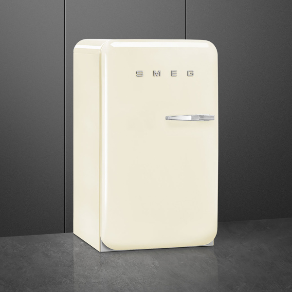 Ретро холодильник Smeg FAB10LCR6