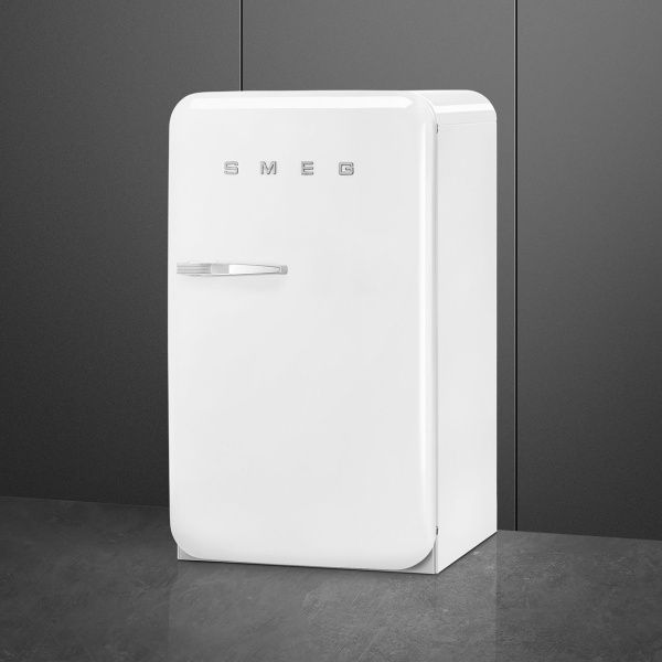 Ретро холодильник Smeg FAB10RWH6