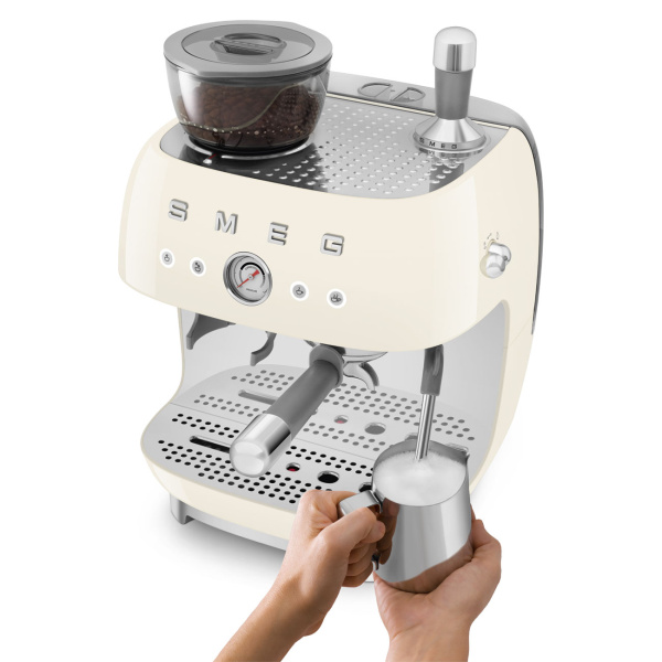 Кофеварка Smeg EGF03CREU