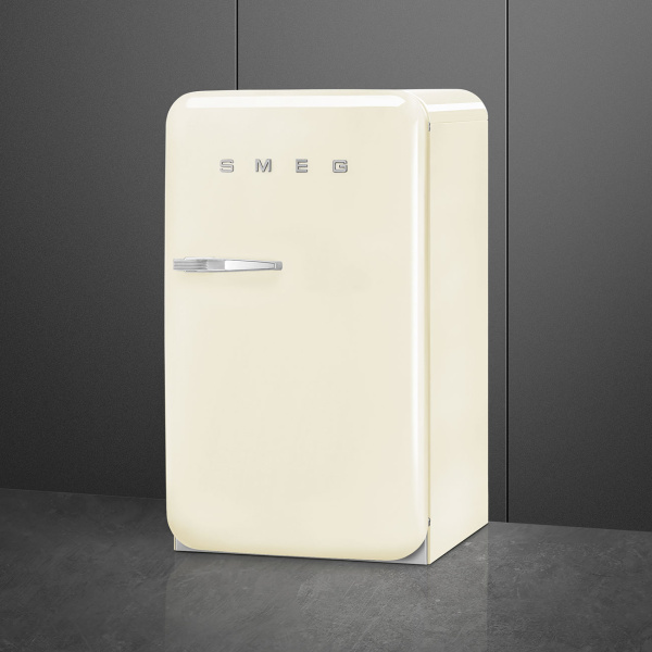 Ретро холодильник Smeg FAB10RCR6