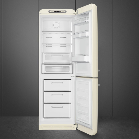 Ретро холодильник Smeg FAB32RCR5