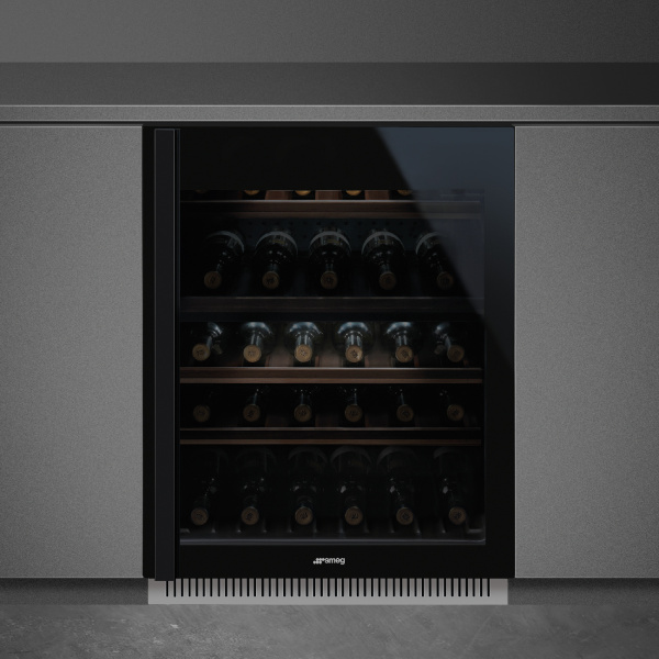 Встраиваемый винный шкаф Smeg CVI638RN3