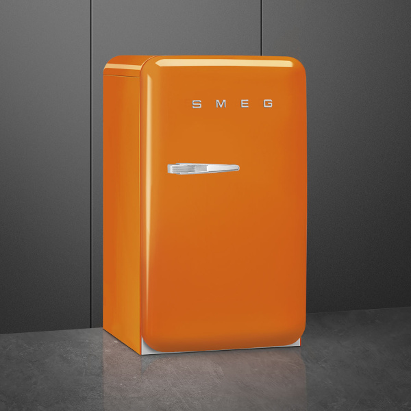 Ретро холодильник Smeg FAB10ROR6